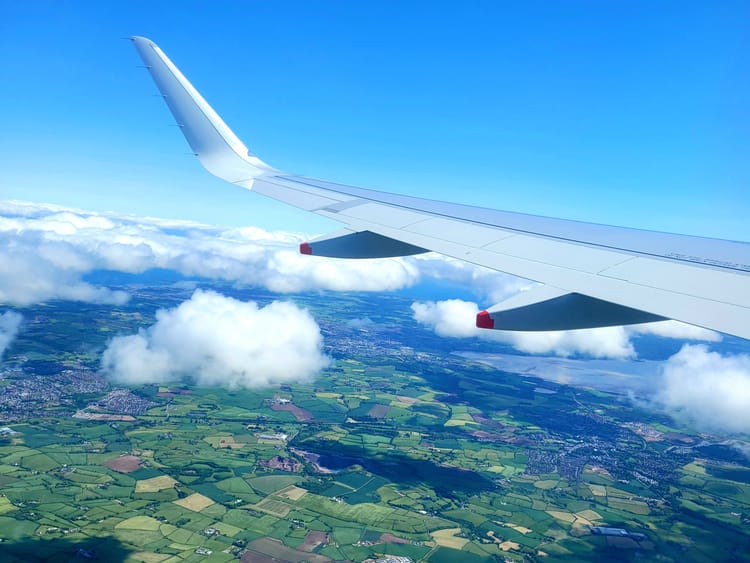 ✈️ How to Book Flights Like a Pro in 2025: Insider Tips to Save Time, Money & Stress